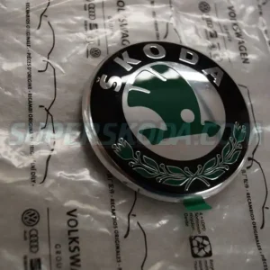 Super Cena Škoda Octavia II 04-12 - zadní logo ŠKODA