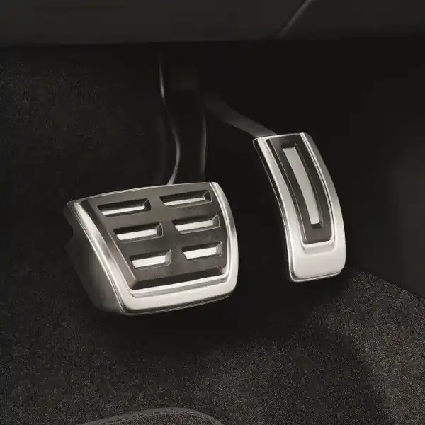 Cenově Výhodný Škoda Karoq - sportovní pedaly DSG - LHD