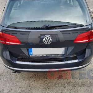 VW Passat B7 Kombi 2010-2015 - NEREZ black chrom ochranný panel zadního nárazníku Finální Výprodej
