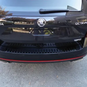 Speciální Cena Škoda Octavia III Combi RS facelift 17- - ochranný panel zadního nárazníku - GLOSSY BLACK