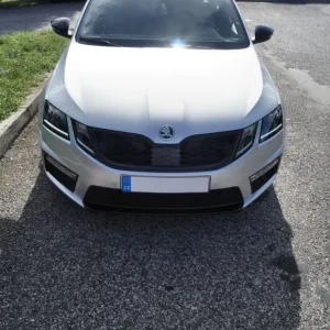 Odeslání Ihned Škoda Octavia III RS Facelift 17-20 - nástavec předního nárazníku GLOSSY BLACK - I.N.T.
