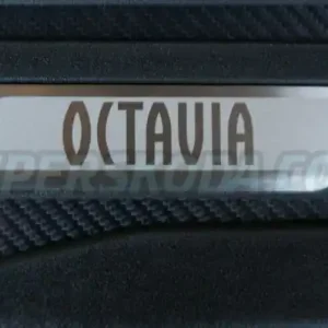 Sleva Škoda Octavia II - Pastové kryty prahů s logem OCTAVIA