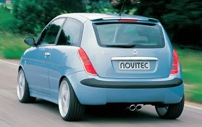 Lancia Y - Křídlo Autentický