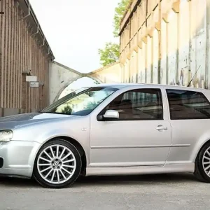 VW Golf IV - Boční prahy R32 z ABS plastu Horká Nabídka