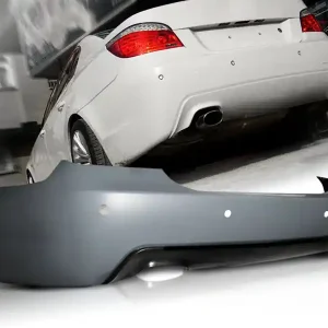 Bmw E60 - Zadní nárazník s PDC Sezónní Sleva