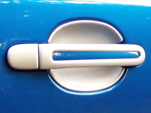 Cenově Výhodný Kryty pod kliky - misky Škoda Roomster (2006 - 2015) - stříbrné - Milotec