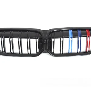 BMW G20/G21 LCI 2022- - Přední maska double bar černá lesklá s trikolórou Oblíbený